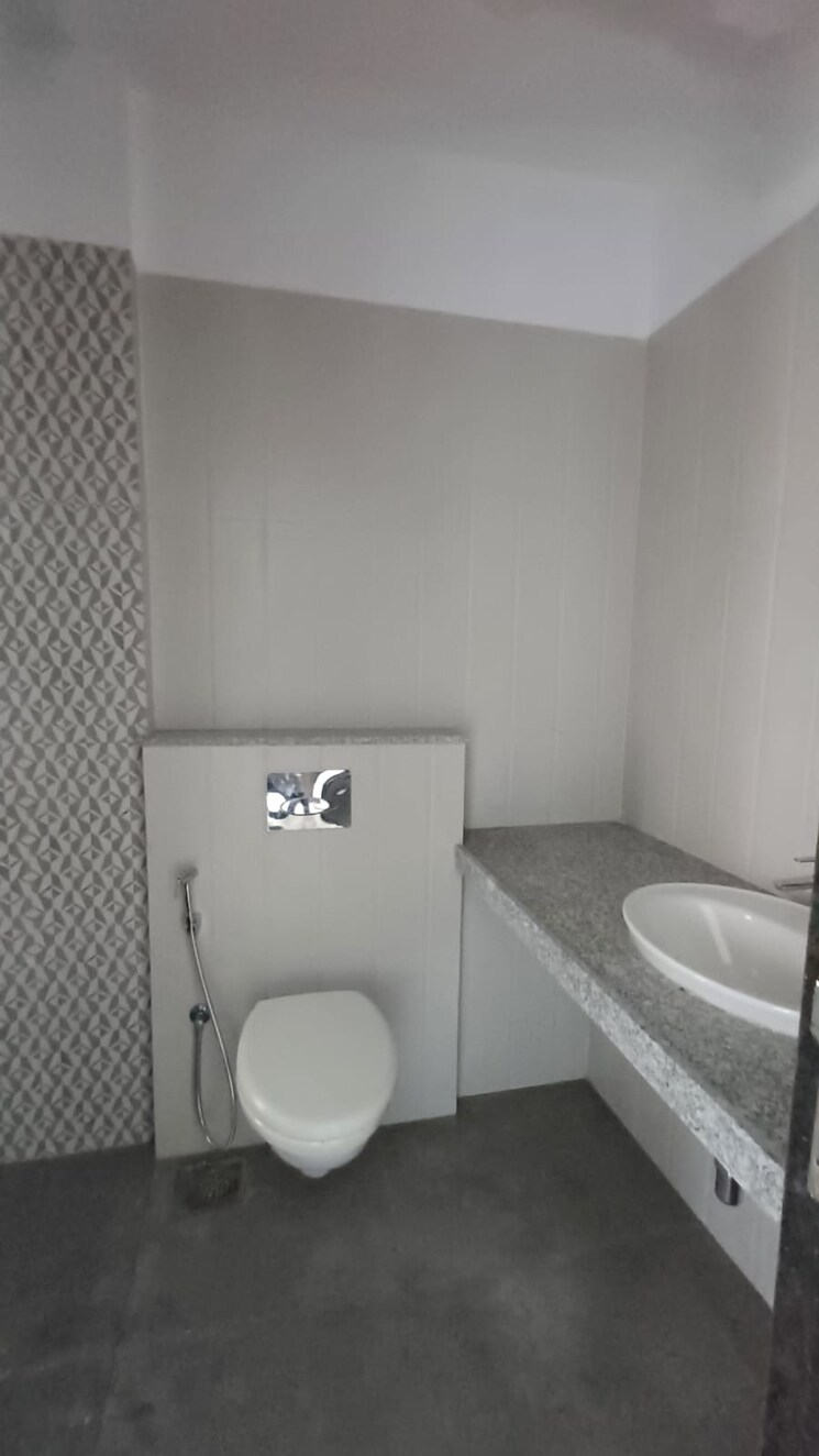 Bathroom, sheth-avalon-phase-2 2.5 Bedroom 900 Sq.Ft. Apartment In Majiwada Thane 8753993