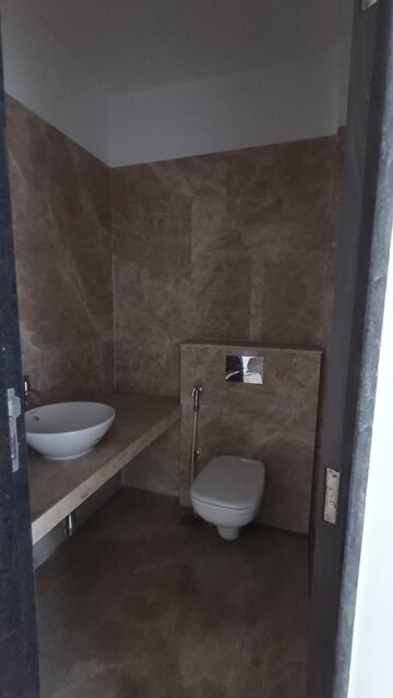 Bathroom in 2.5 BHK Apartment at Sheth Avalon Phase 2, Majiwada – for Rent