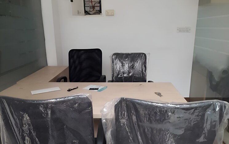 Team Area, wave-one Commercial Office Space 496 Sq.Ft. In Sector 18 Noida 8754027