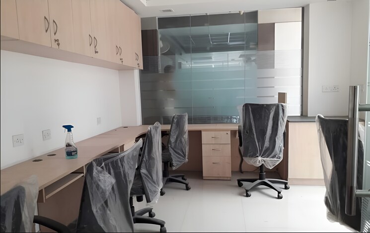 Team Area, wave-one Commercial Office Space 496 Sq.Ft. In Sector 18 Noida 8754027