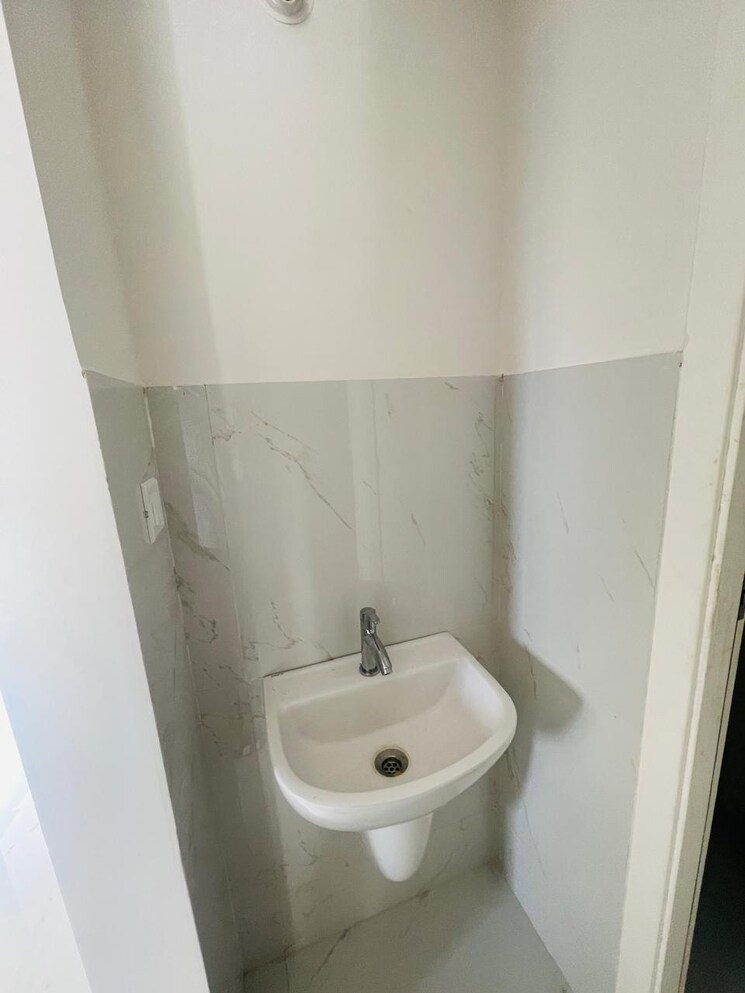 Bathroom, runwal-gardens-phase-i 1 Bedroom 353 Sq.Ft. Apartment In Dombivli East Thane 8754063