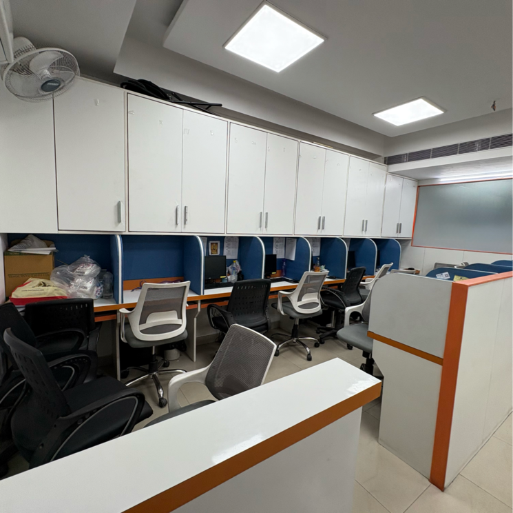 Team Area, netaji subhash place Commercial Office Space 900 Sq.Ft. In Netaji Subhash Place Delhi 8754100