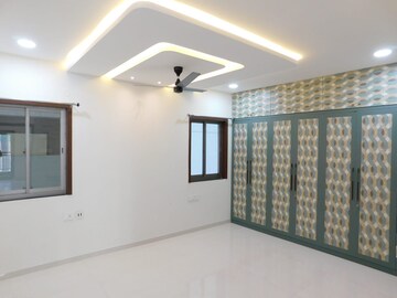 Room in 3 BHK Apartment at Frontline Seven, Kokapet – for Rent