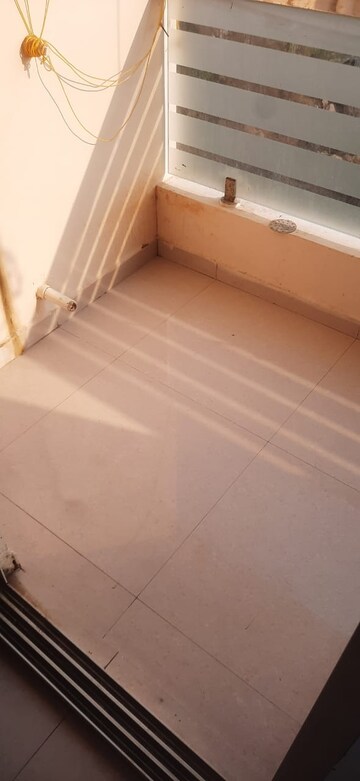 Room in 3 BHK Apartment at Manikonda – for Rent