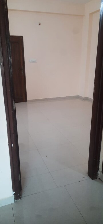 Room in 3 BHK Apartment at Manikonda – for Rent