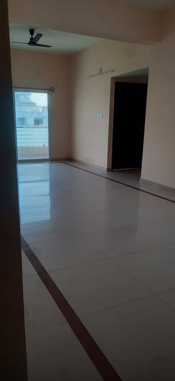 Room in 3 BHK Apartment at Manikonda – for Rent