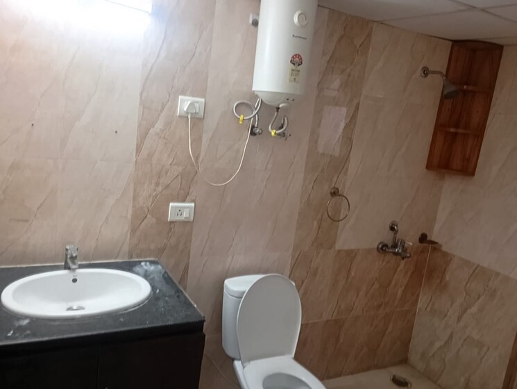 Bathroom, nimbus-the-hyde-park 3 Bedroom 1835 Sq.Ft. Apartment In Sector 78 Noida 8754154