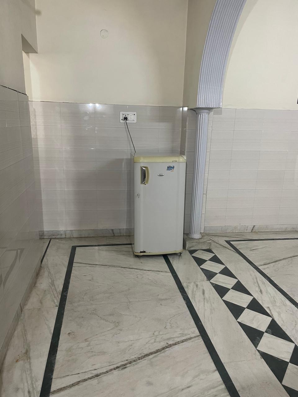 1 BHK + Pooja Room Builder Floor For Rent in Ansal Plaza Sector-23