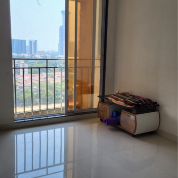 Room in 1 BHK Apartment at Dynamic Crystal Heights, Dadar East – for Rent