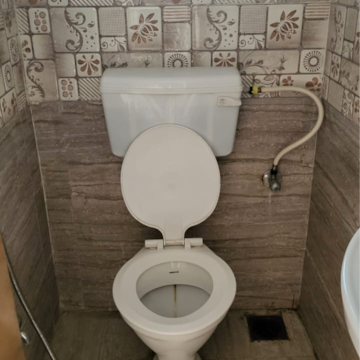 Bathroom in 1 BHK Apartment at Dynamic Crystal Heights, Dadar East – for Rent