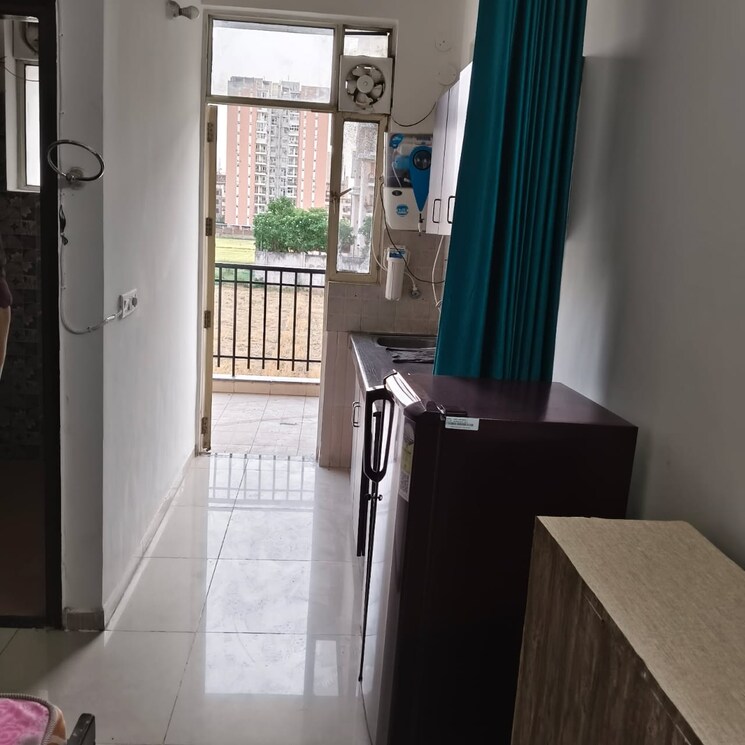 Balcony, sandwoods-spangle-condos 1 Bedroom 600 Sq.Ft. Builder Floor In Ghazipur Zirakpur 8754189