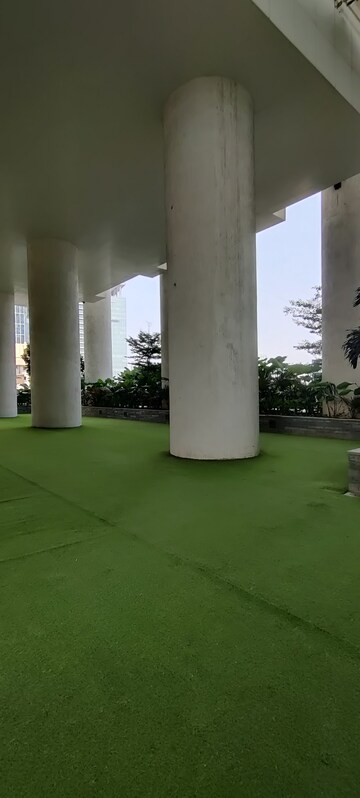 Room in 5 BHK Apartment at Indiabulls Sky Forest, Lower Parel – for Sale