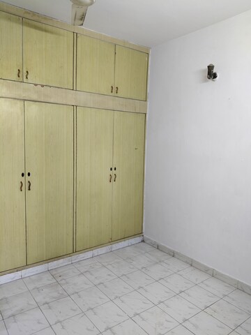 Room in 2 BHK Independent House at Sector 40 – for Rent