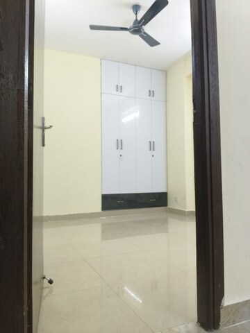 Master Bedroom in 3 BHK Apartment at Tech Zone 4 Greater Noida – for Rent