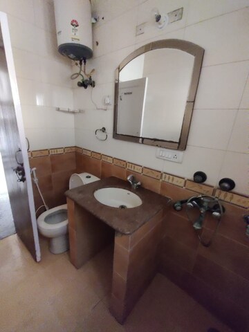 Bathroom in 1 RK Independent House at Sector 40 – for Rent