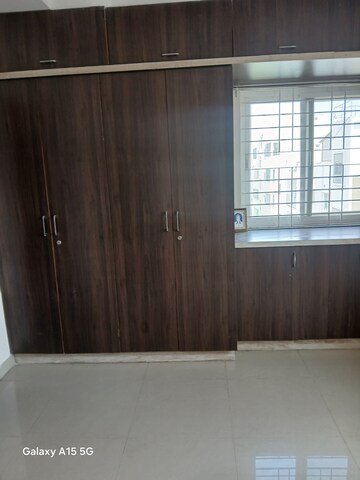 Room in 3 BHK Apartment at Golden Tulip Kondapur, Kondapur – for Rent