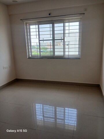 Room in 3 BHK Apartment at Golden Tulip Kondapur, Kondapur – for Rent