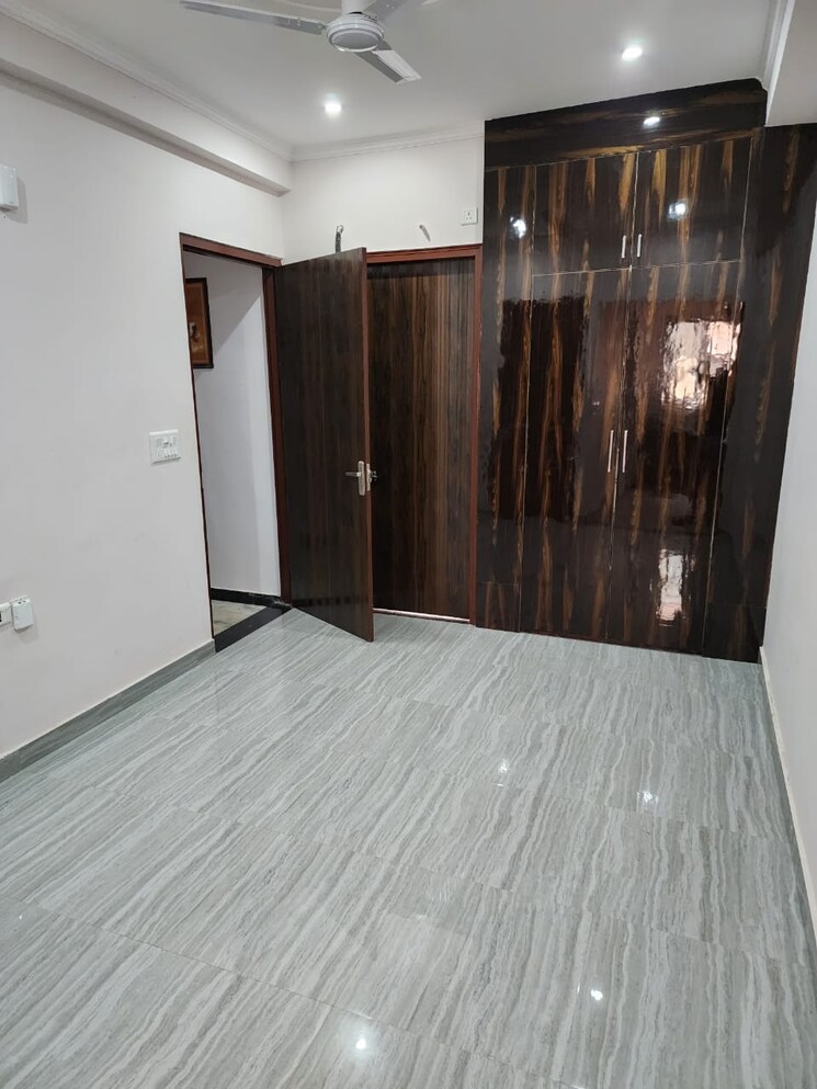 Room, golden-crest 2 Bedroom 1200 Sq.Ft. Builder Floor In Sector 52 Gurgaon 8754260