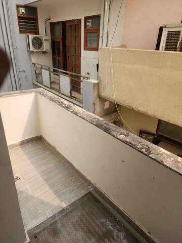 Kitchen in 2 BHK Builder Floor at Golden Crest, Sector 52 – for Rent