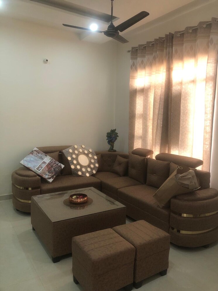 Living Room, dlf-independent-floors 4 Bedroom 277 Sq.Yd. Builder Floor In Dlf City Phase 3 Gurgaon 8754252