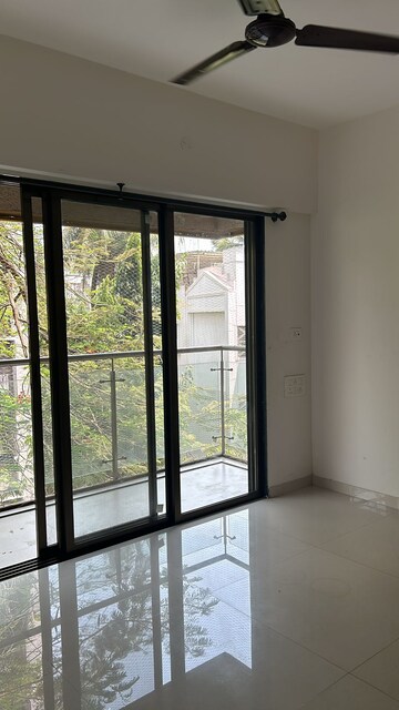 Room in 2 BHK Apartment at Vile Parle East – for Sale