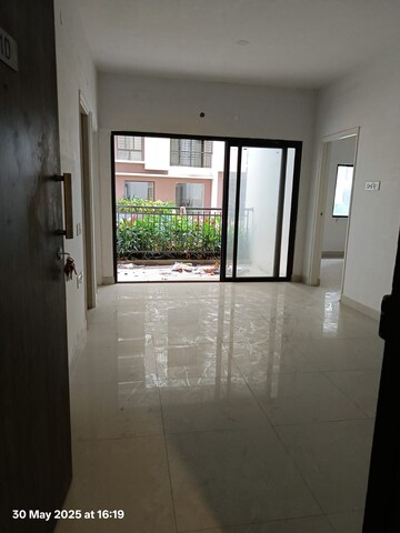 Room in 2 BHK Apartment at DTC Southern Heights, Joka – for Sale