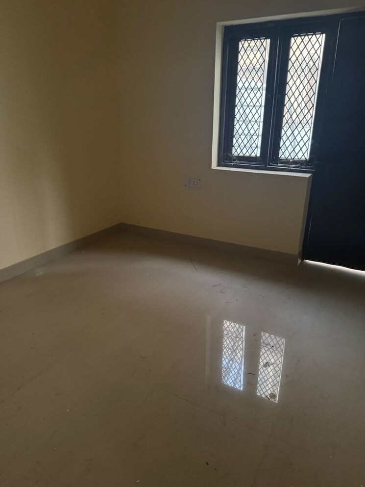 Room, rwa-apartments-sector-72 4 Bedroom 4500 Sq.Ft. Independent House In Sector 72 Noida 8754339