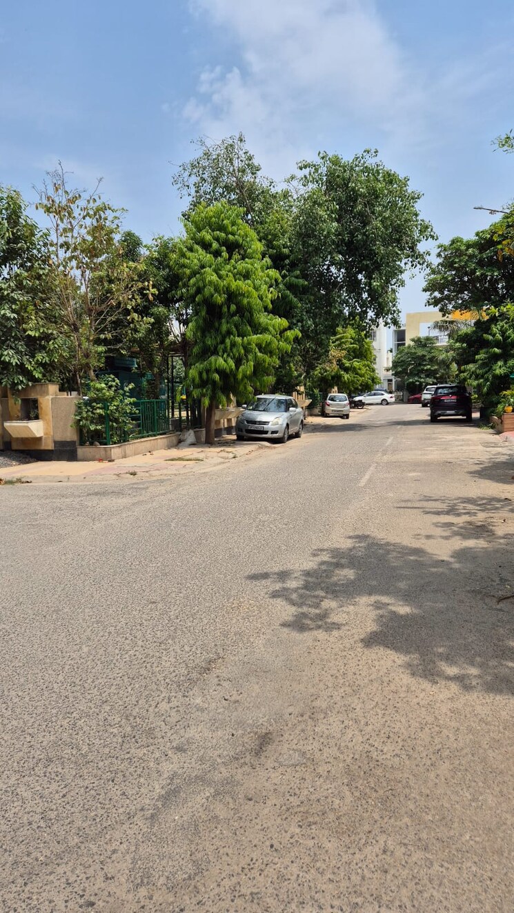  Parking, sector 88 5 Bedroom 1800 Sq.Ft. Independent House In Sector 88 Faridabad 8754320