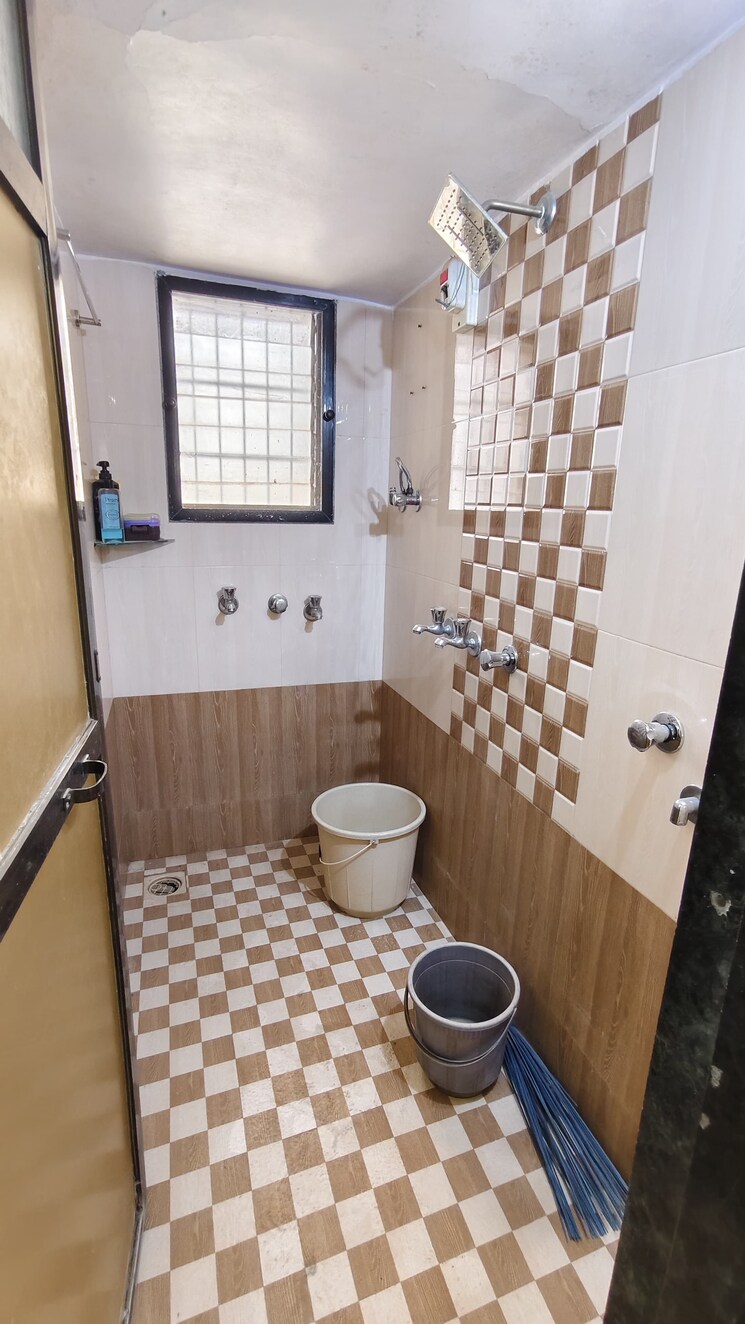 Bathroom, pravitha-chs 1 Bedroom 585 Sq.Ft. Apartment In Dombivli West Thane 8754351