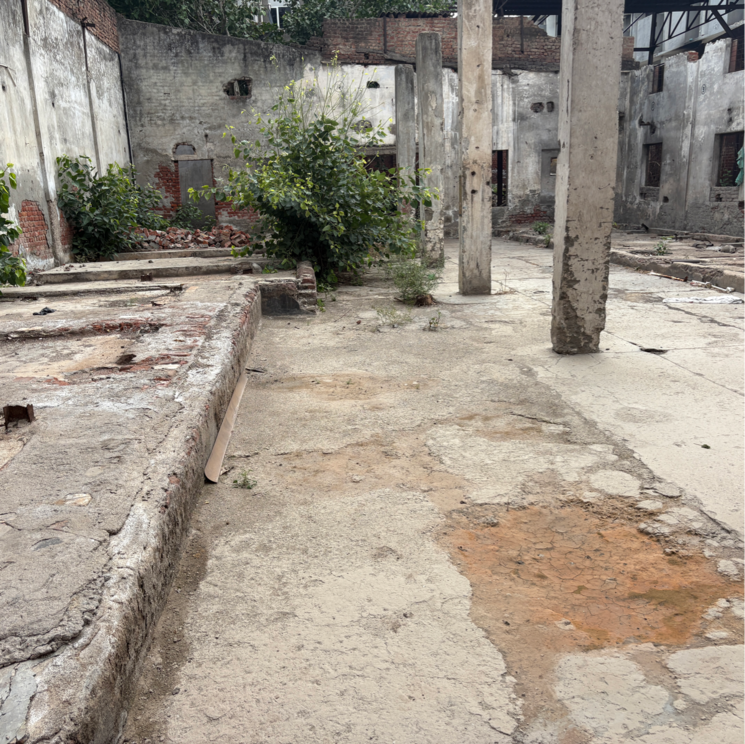  Parking, dlf-industrial-estate Commercial Industrial Plot 15000 Sq.Ft. In Ip Colony Faridabad 8754347