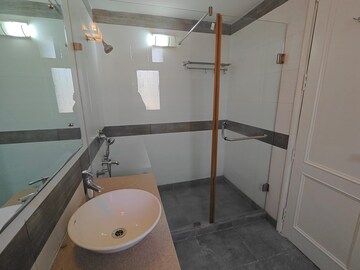 Bathroom in 4 BHK Builder Floor at Safdarjung Enclave – for Rent