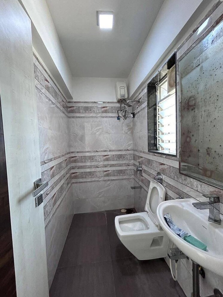 Bathroom, andheri west 2 Bedroom 775 Sq.Ft. Apartment In Andheri West Mumbai 8754355