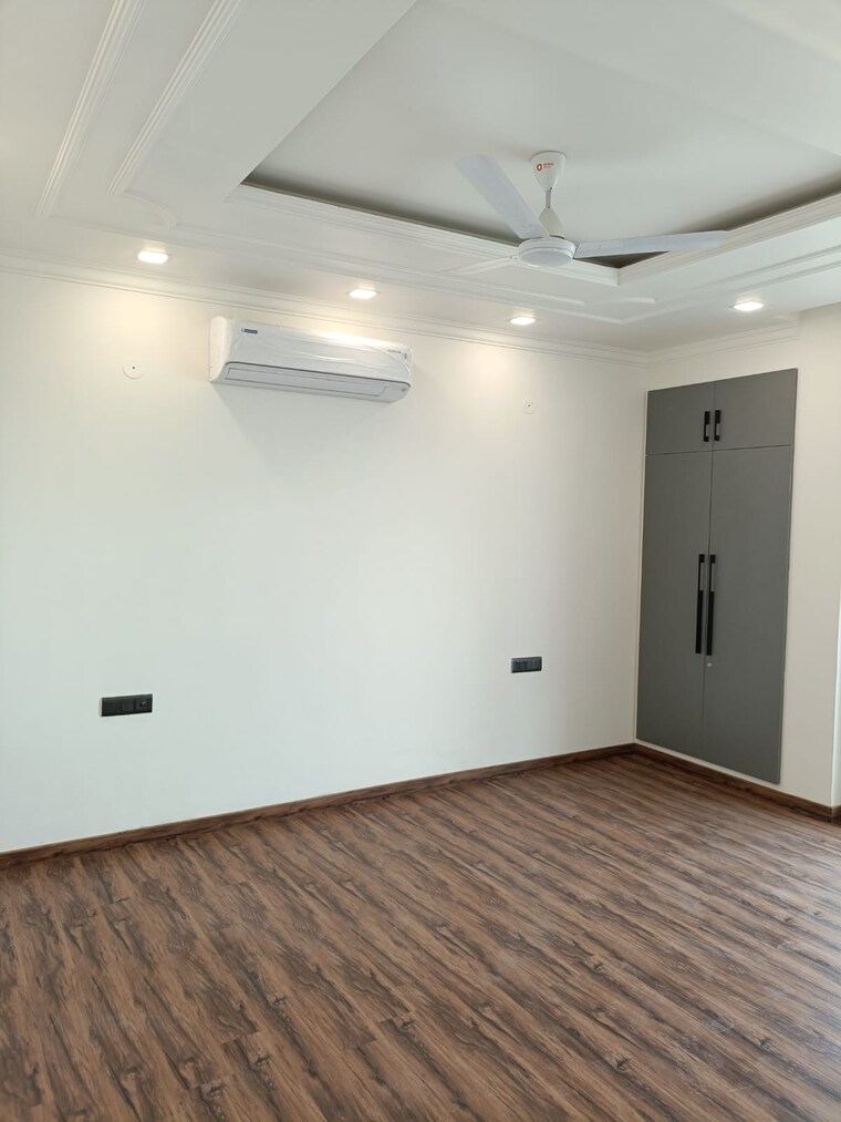 Room, bptp-eden-estate 4 Bedroom 2478 Sq.Ft. Builder Floor In Sector 81 Faridabad 8754381