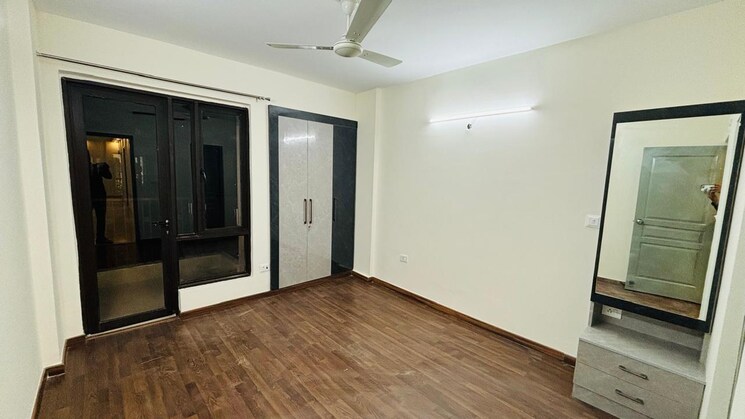 Room, sector 137 2.5 Bedroom 1418 Sq.Ft. Apartment In Sector 137 Noida 8754428