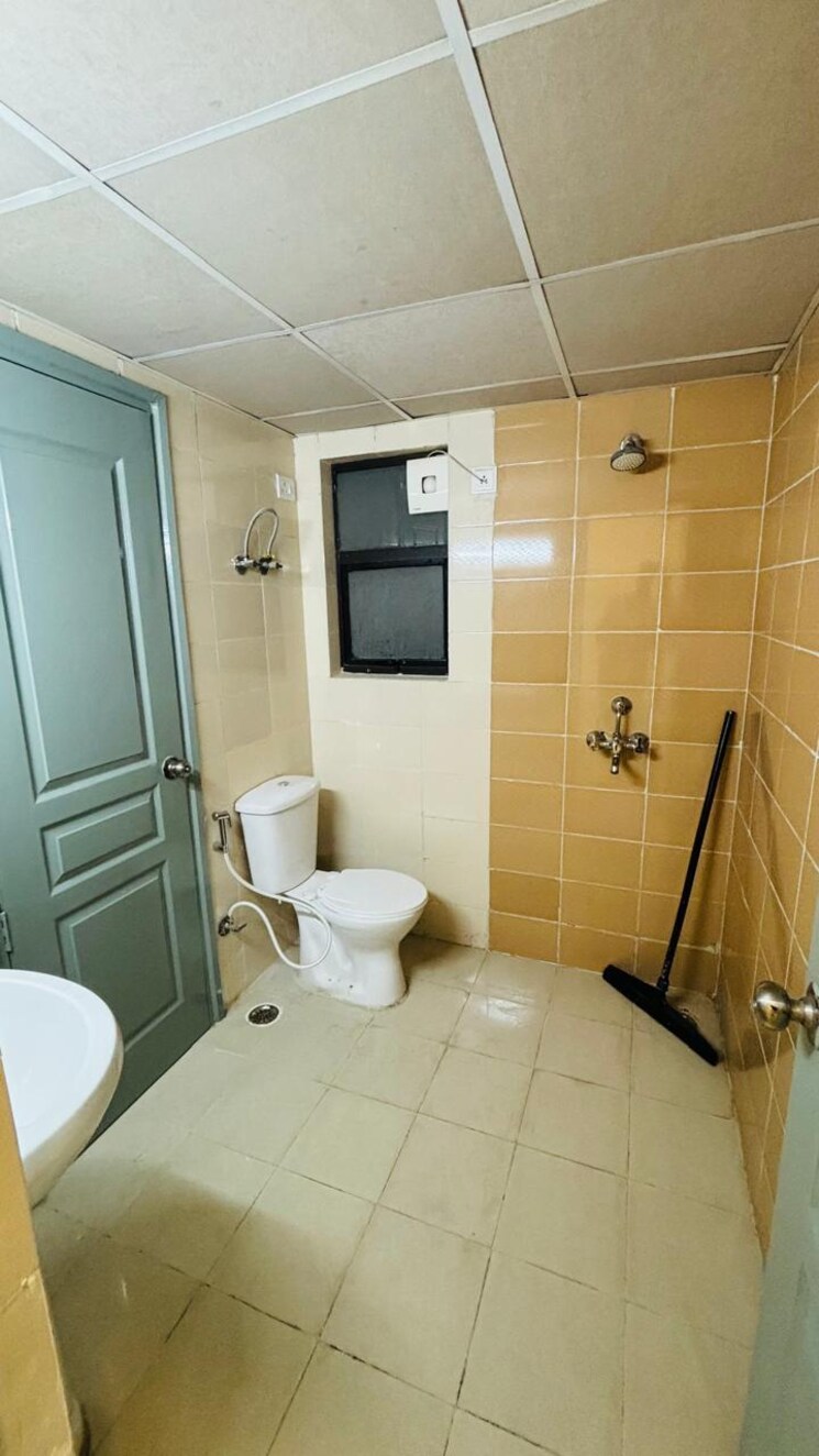 Attached Bathroom, sector 137 2.5 Bedroom 1418 Sq.Ft. Apartment In Sector 137 Noida 8754428