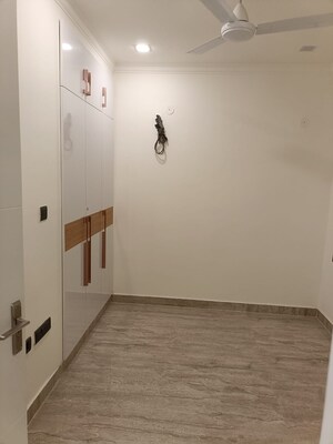 Room in 4 BHK Builder Floor at BPTP Eden Estate, Sector 81 – for Sale