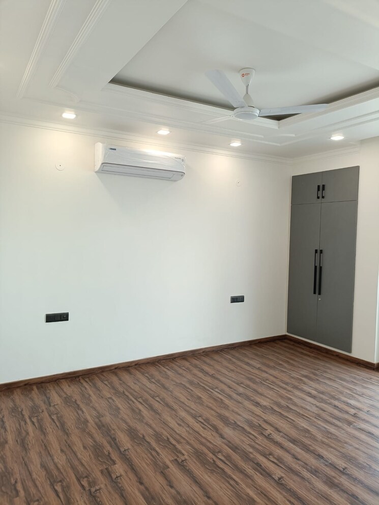 Room, bptp-eden-estate 4 Bedroom 2475 Sq.Ft. Builder Floor In Sector 81 Faridabad 8754403