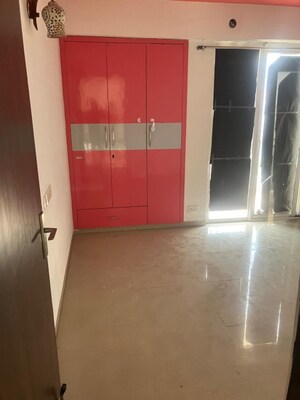 Room in 3.5 BHK Apartment at Nirala Estate, Tech Zone 4 Greater Noida – for Sale