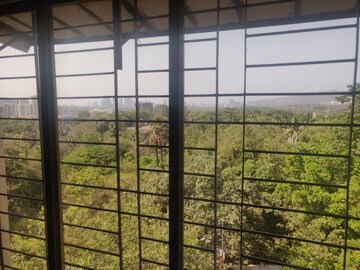Room in 2 BHK Apartment at Mahakali CHS, Andheri East – for Rent