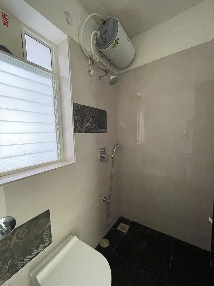 Bathroom, marathon-nexzone 3 Bedroom 922 Sq.Ft. Apartment In New Panvel Navi Mumbai 8754503
