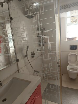 Bathroom in 3 BHK Apartment at Sett Minar, Peddar Road – for Sale