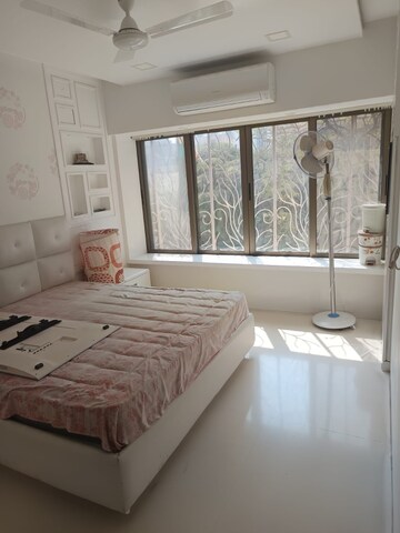 Bedroom in 3 BHK Apartment at Sett Minar, Peddar Road – for Sale
