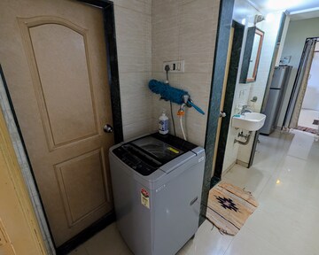 Furnished Amenities in 1 BHK Apartment at Hilton Tower, Andheri East – for Rent