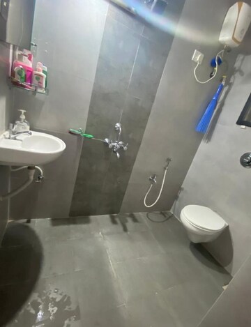 Team Area in 2 BHK Apartment at New Satara CHS kharghar, Kharghar – for Sale