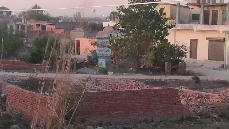 Nearby, sector 144  50 Sq.Yd. Plot In Sector 144 Noida 8754500