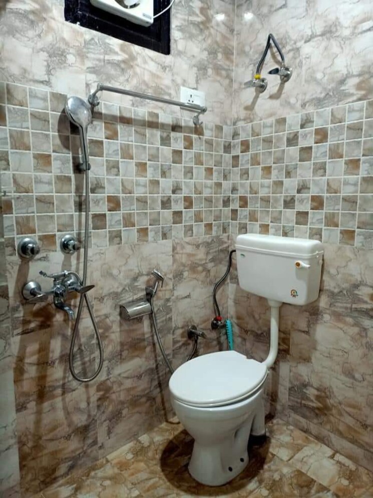 Bathroom, shalimar garden extension i 2.5 Bedroom 850 Sq.Ft. Builder Floor In Shalimar Garden Extension I Ghaziabad 8754496