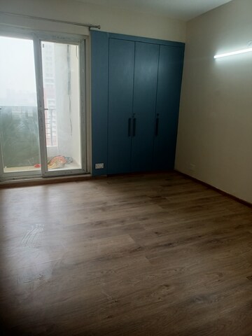 Room in 4 BHK Apartment at The 3C Lotus Panache, Sector 110 – for Rent