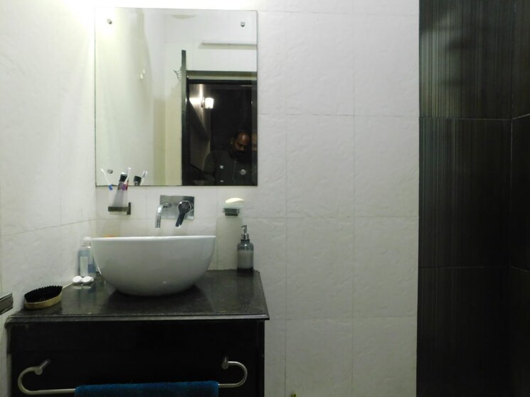 Attached Bathroom, raksha-vikas-apartments 1 Bedroom 60 Sq.Yd. Builder Floor In Vikas Puri Delhi 8754548