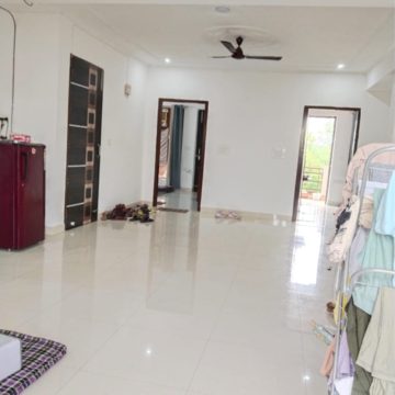 Building Lobby in 3.5 BHK Villa at Sector 23 – for Rent