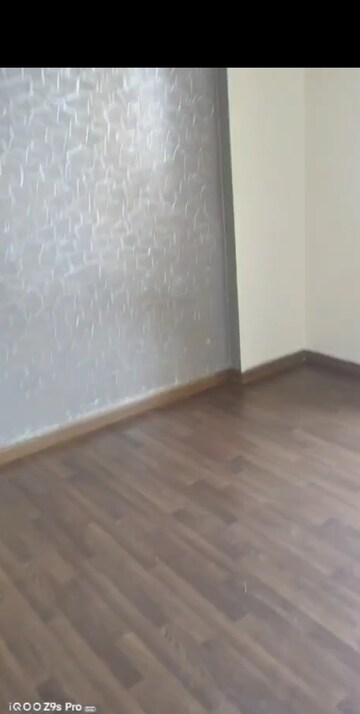 Room in 3 BHK Apartment at BPTP Park Generations, Sector 37d – for Rent